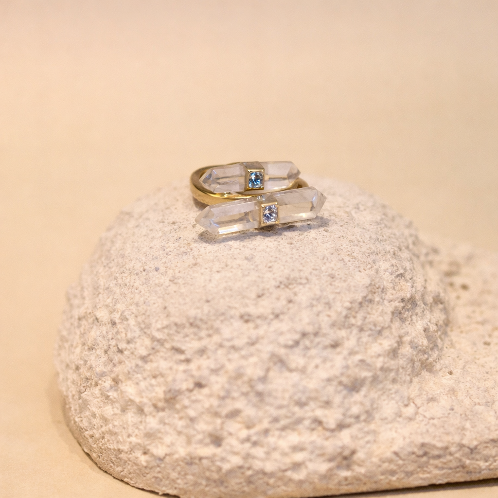 Anillo de Cuarzo Blanco Ajustable