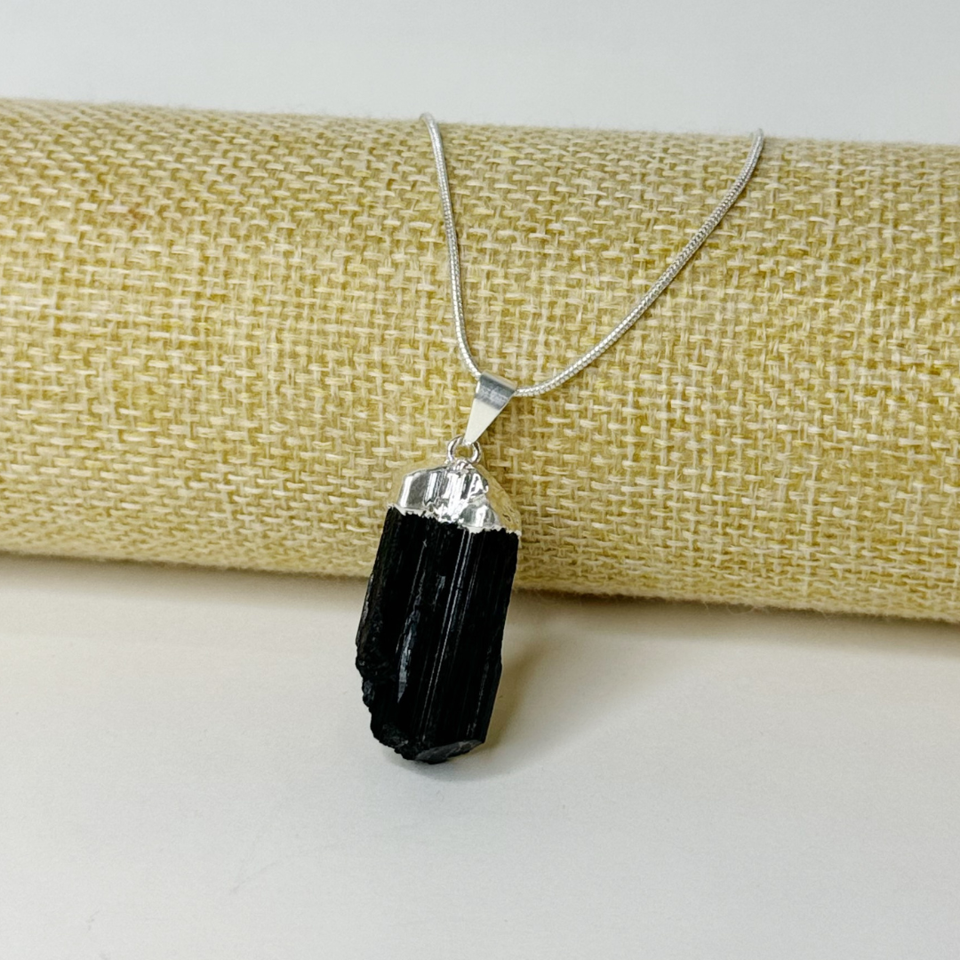 Dije de Turmalina Rústico